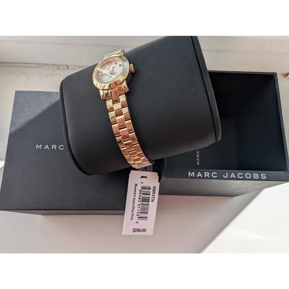 NIB Marc Jacobs MBM3226 Amy Dinky Gold Stainless Steel Women's Watch NWT - Picture 8 of 11